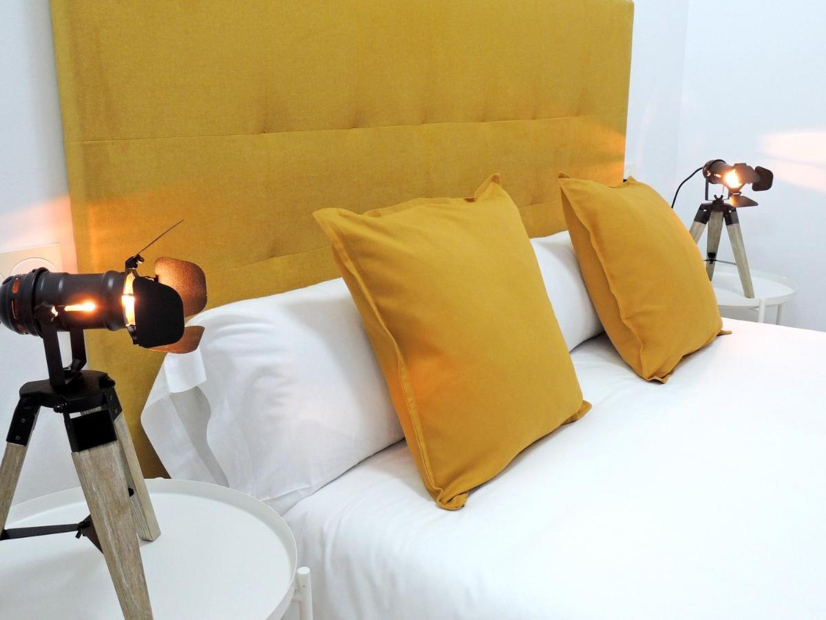 Casa Aurea-Apartamento Zona Antigua,Parking Y Wifi By Delabra Apartments Овиедо Екстериор снимка