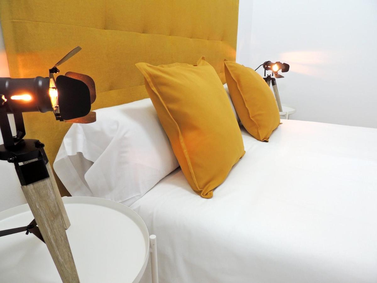 Casa Aurea-Apartamento Zona Antigua,Parking Y Wifi By Delabra Apartments Овиедо Екстериор снимка